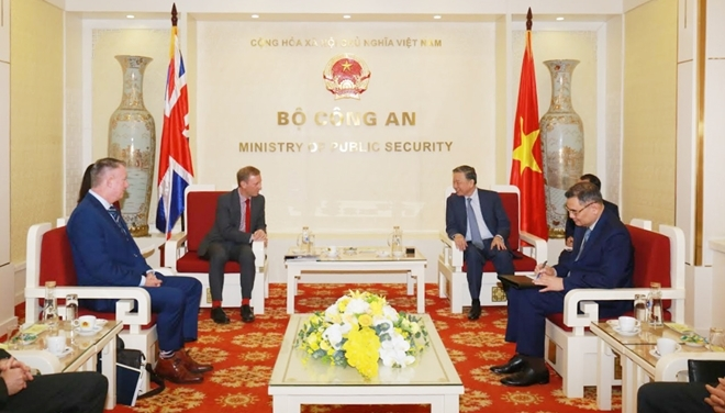 vietnam uk step up cooperation in crime combat
