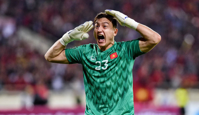 Goalkeeper Dang Van Lam in Vietnam's national jersey. Photo by VnExpress
