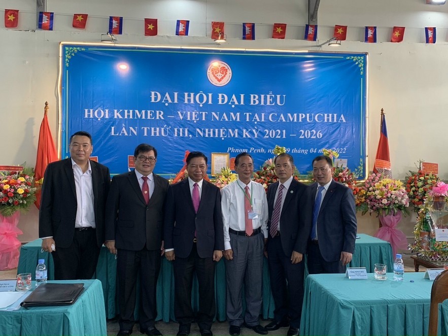 Association Serves as Firm Pillar of Vietnamese Community in Cambodia Association Serves as Firm Pillar of Vietnamese Community in Cambodia
