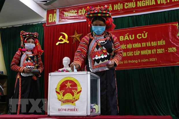 Ethnic people in the northern mountainous province of Lai Chau go to the polls. (Photo: Nguyen Van Oanh/VNA) Ethnic people in the northern mountainous province of Lai Chau go to the polls. (Photo: Nguyen Van Oanh/VNA)