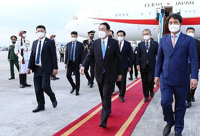 Japanese PM Fumio Kishida Begins Official Visit to Vietnam Japanese PM Fumio Kishida Begins Official Visit to Vietnam