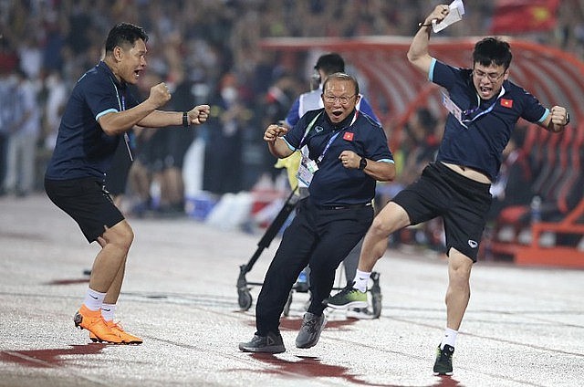 Coach Park Hang-seo (C) celebrates Vietnam's second goal in the opening game of SEA Games 31 against Indonesia, May 6, 2022. Coach Park Hang-seo (C) celebrates Vietnam's second goal in the opening game of SEA Games 31 against Indonesia, May 6, 2022.