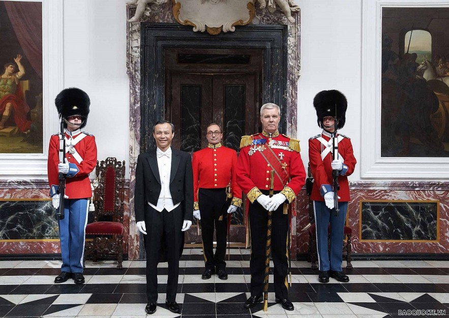 Vietnamese Ambassador to Denmark Luong Thanh Nghi at Fredensborg Palace. Photo: The World & Vietnam Report Vietnamese Ambassador to Denmark Luong Thanh Nghi at Fredensborg Palace. Photo: The World & Vietnam Report