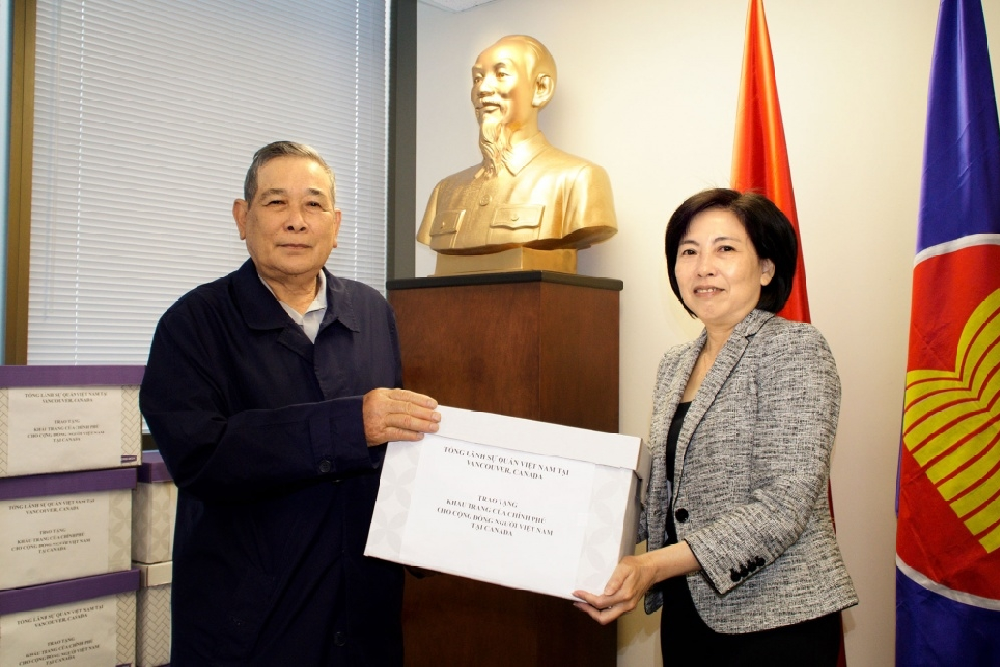 vietnamese in canada get face masks from homeland