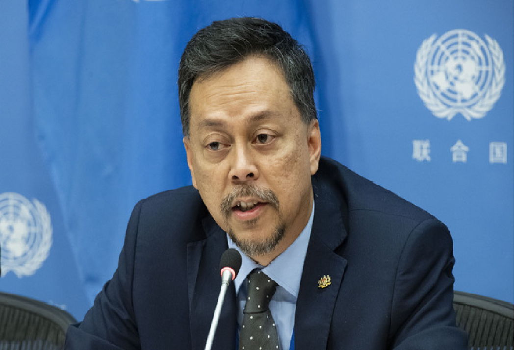 malaysia chinas claim to maritime features in bien dong sea south china sea has no legal basis