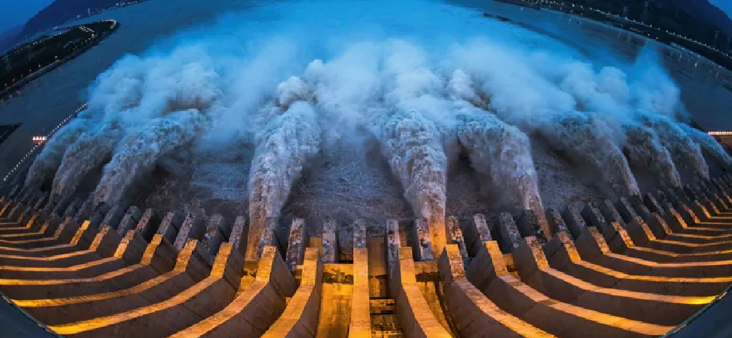 The flow rate of water into the massive Three Gorges dam was at 75,000 cubic metres a second on Thursday, topping the previous 2012 record of 71,200 © Xinhua/PA 0644 dam 2