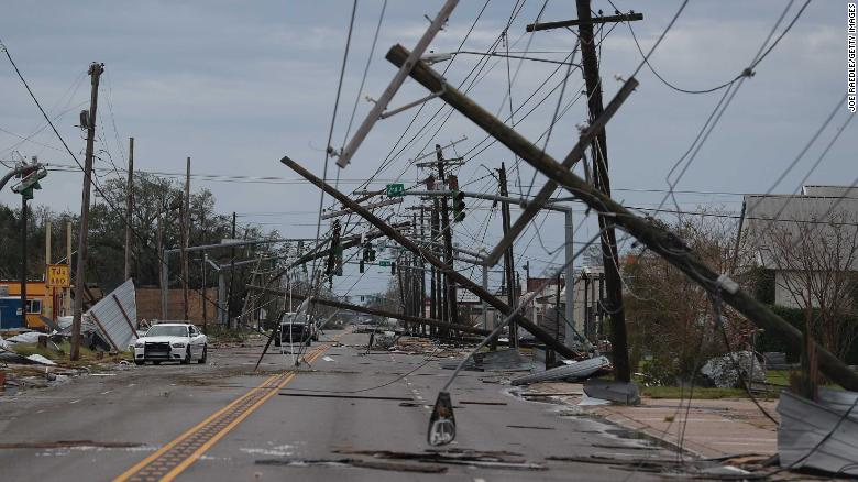 hurricane laura kills 4 smashes parts of louisiana and texas