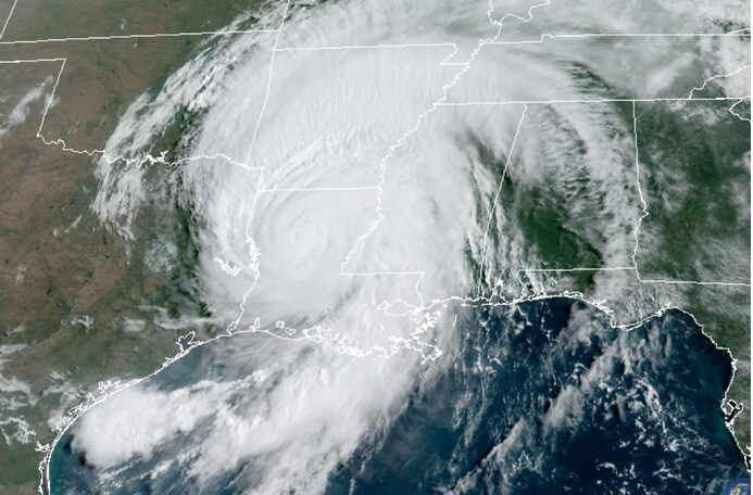 atellite view of Hurricane Laura mid-morning Thursday. (NOAA) Though steadily weakening, Laura held onto hurricane status late Thursday morning, as it dashed through northern Louisiana. Winds had gusted over 85 mph in Alexandria, La., and more than 700,000 customers were without power in Louisiana and Texas. Winds over 70 mph remained possible in northern Louisiana into Thursday afternoon while winds to tropical-storm-force, over 39 mph, were predicted to streak into Arkansas, as far north as L 0119 location