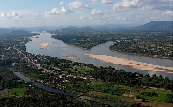 Facebook joins MRC to raise awareness about flood, drought 3313 mekong