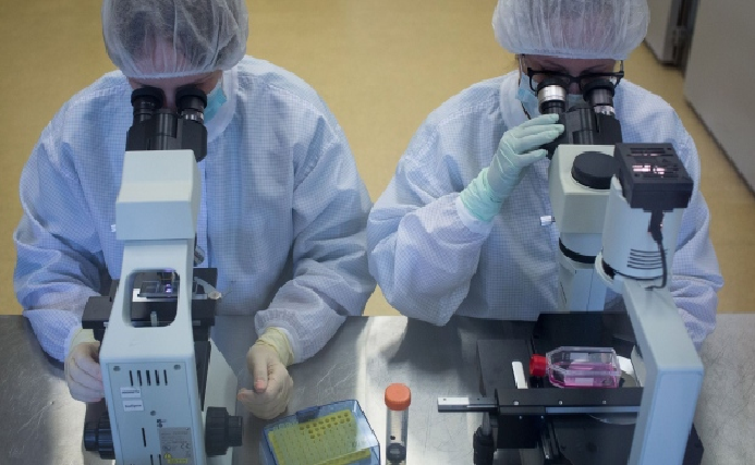 Leading scientists question 'highly improbable' Russian vaccine Leading scientists question 'highly improbable' Russian vaccine