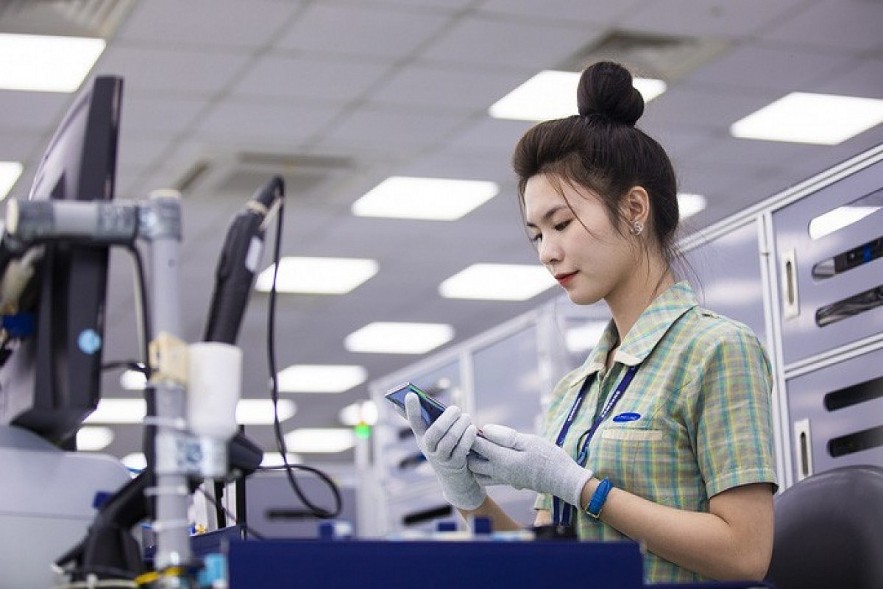 Samsung plans to expand its mobile device assembly and production line ahead in the second half of this year Samsung plans to expand its mobile device assembly and production line ahead in the second half of this year