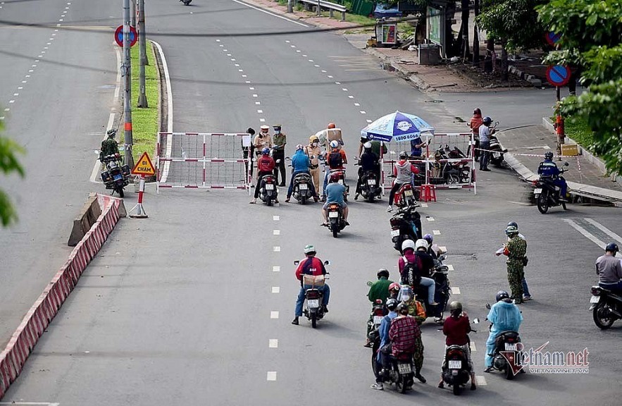 Ha Long city in the northern province of Quang Ninh reopened beaches to the public from 12 p.m. on September 19. Ha Long city in the northern province of Quang Ninh reopened beaches to the public from 12 p.m. on September 19.