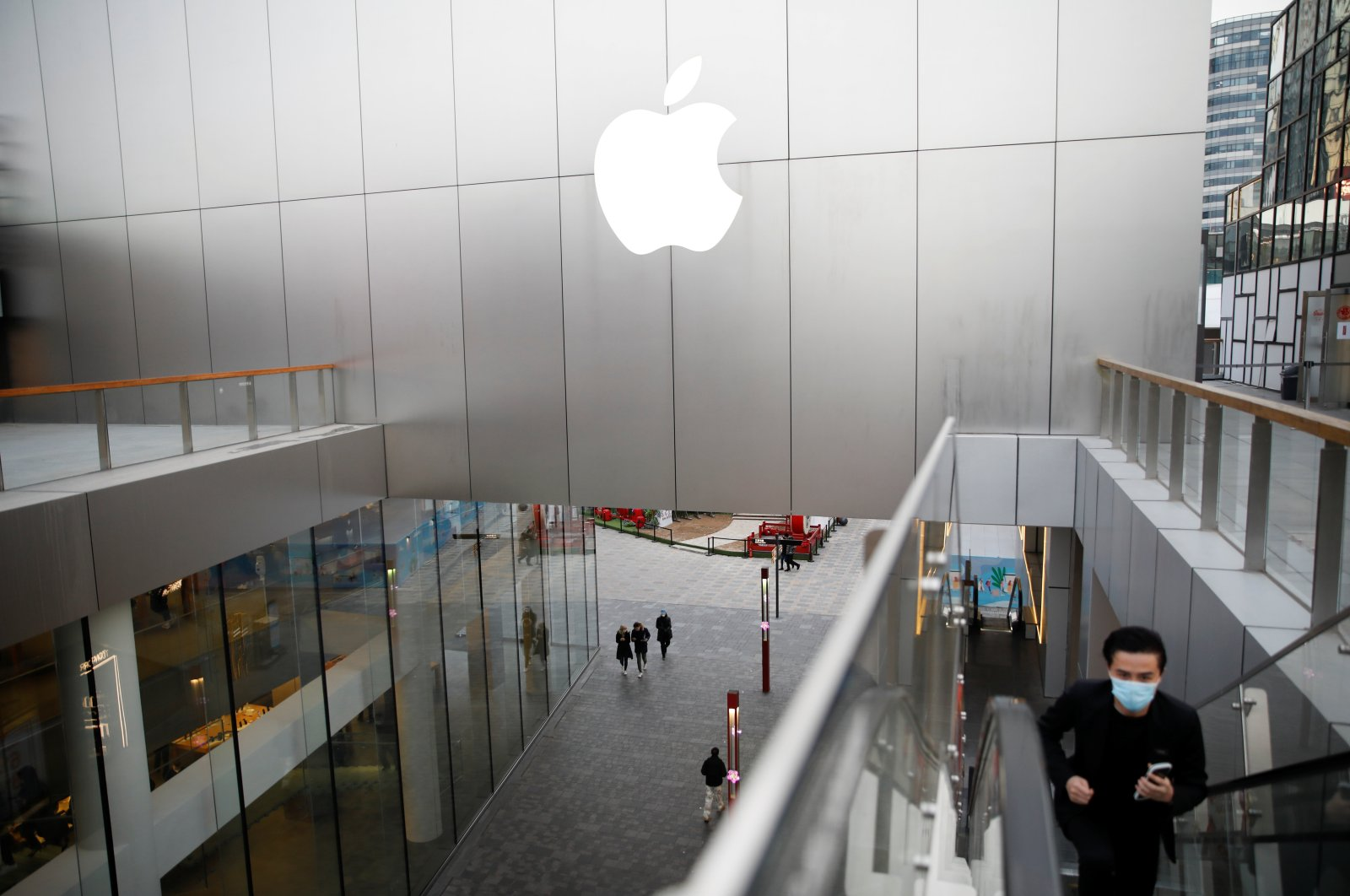 Foxconn to shift some Apple production from China to Vietnam 4451 apple 2
