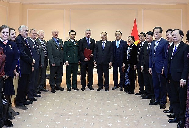 President Nguyen Xuan Phuc meets representatives of the Russia-Vietnam Friendship Association and the Association of Russian Veterans in Vietnam on December 2 . (Photo: VNA) President Nguyen Xuan Phuc meets representatives of the Russia-Vietnam Friendship Association and the Association of Russian Veterans in Vietnam on December 2 . (Photo: VNA)