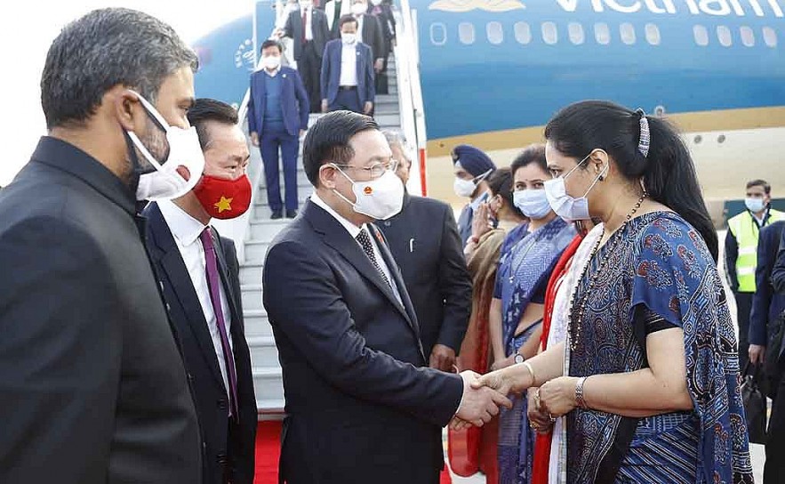 Top Legislator Begins Official Visit to India Top Legislator Begins Official Visit to India