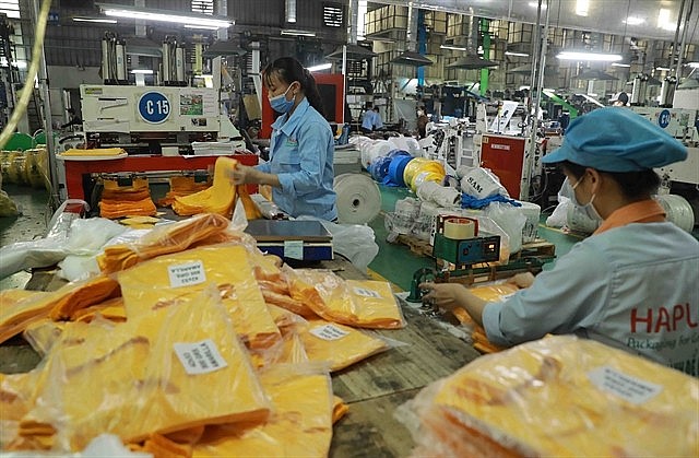 Plastic bags are made for export to the EU, the US and Canada at HAPLAST Joint Stock Co in Hưng Yên Province. Plastic bags are made for export to the EU, the US and Canada at HAPLAST Joint Stock Co in Hưng Yên Province.