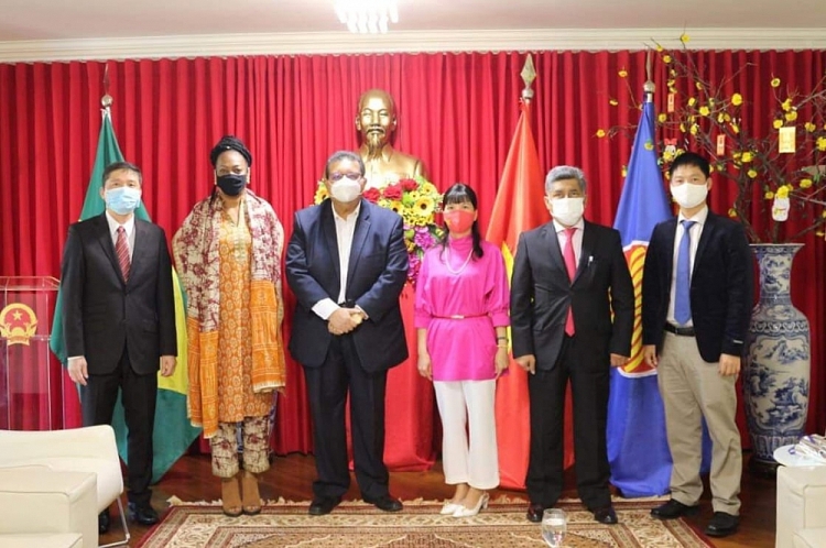 Việt Nam mong muốn tăng cường hợp tác với Surinam và Bolivia trên mọi lĩnh vực Việt Nam mong muốn tăng cường hợp tác với Surinam và Bolivia trên mọi lĩnh vực