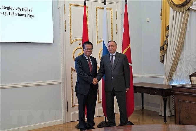 Đại sứ Việt Nam tại Liên bang Nga Đặng Minh Khôi và Thống đốc thành phố St. Petersburg Alexander Beglov. (Ảnh: Duy Trinh/TTXVN) Đại sứ Việt Nam tại Liên bang Nga Đặng Minh Khôi và Thống đốc thành phố St. Petersburg Alexander Beglov. (Ảnh: Duy Trinh/TTXVN)