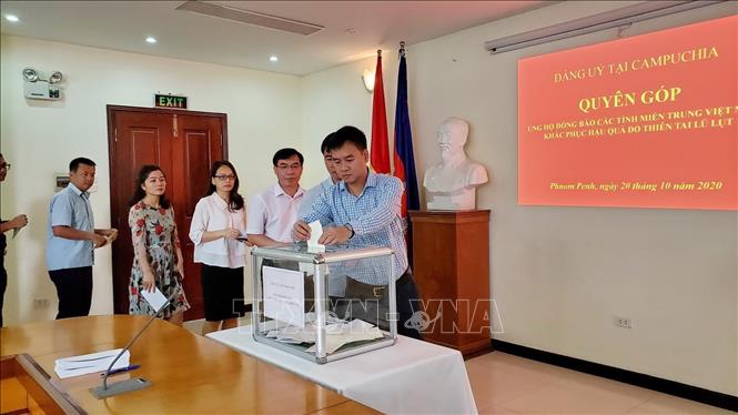 Nghĩa tình người Việt ở nước ngoài với đồng bào miền Trung