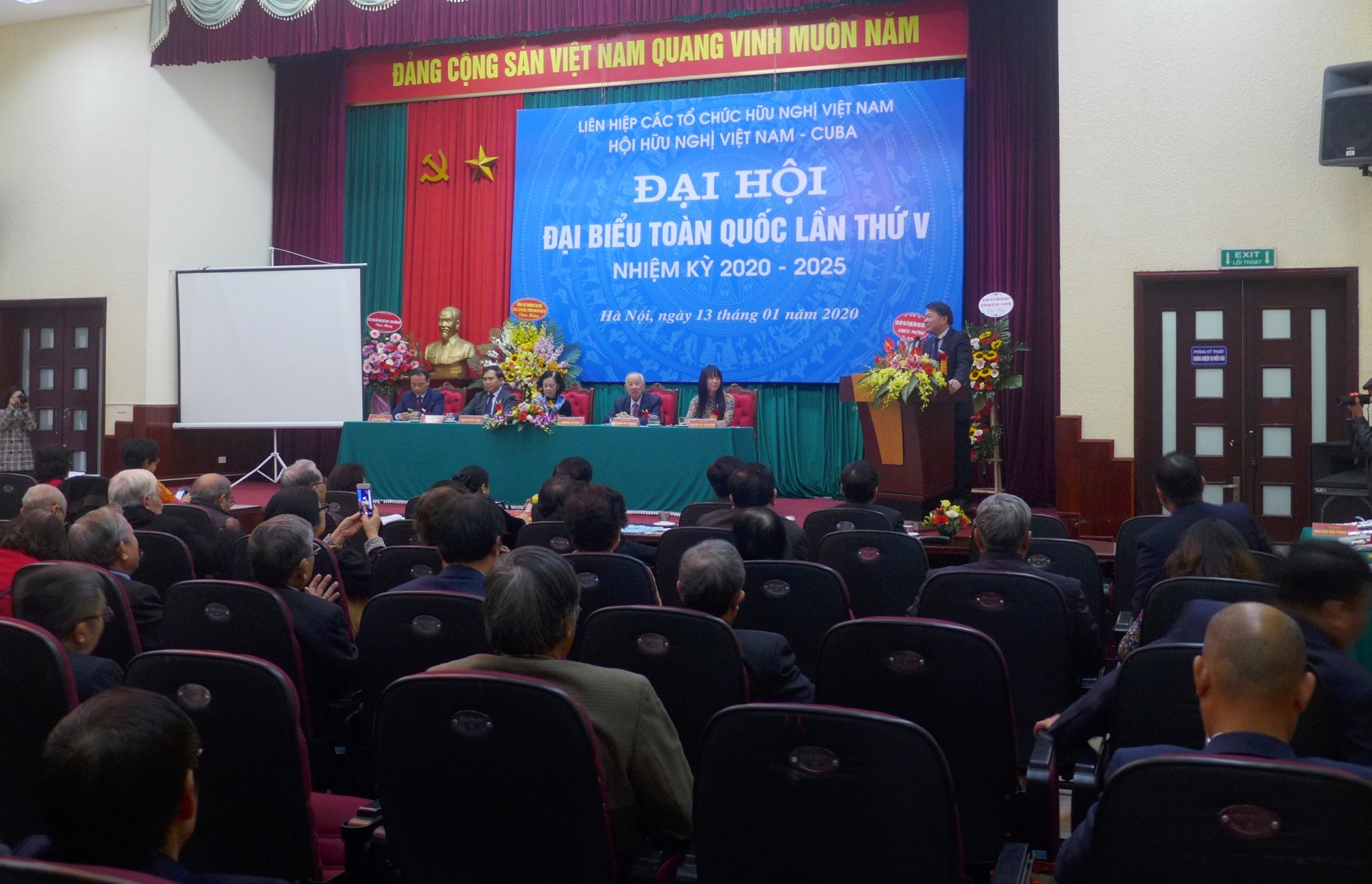 Bà Trương Thị Mai tái đắc cử Chủ tịch Hội Hữu nghị Việt Nam - Cuba nhiệm kỳ 2020 – 2025 ba truong thi mai tai cu chu tich hoi huu nghi viet nam cuba nhiem ky 2020 2025