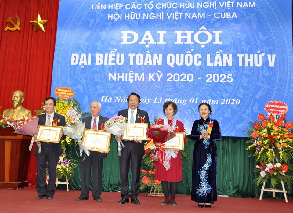 Bà Trương Thị Mai tái đắc cử Chủ tịch Hội Hữu nghị Việt Nam - Cuba nhiệm kỳ 2020 – 2025 ba truong thi mai tai cu chu tich hoi huu nghi viet nam cuba nhiem ky 2020 2025