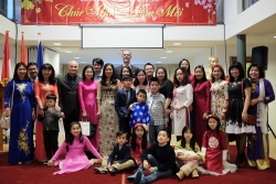 tet cong dong chao xuan canh ty 2020 tai tazania va hy lap