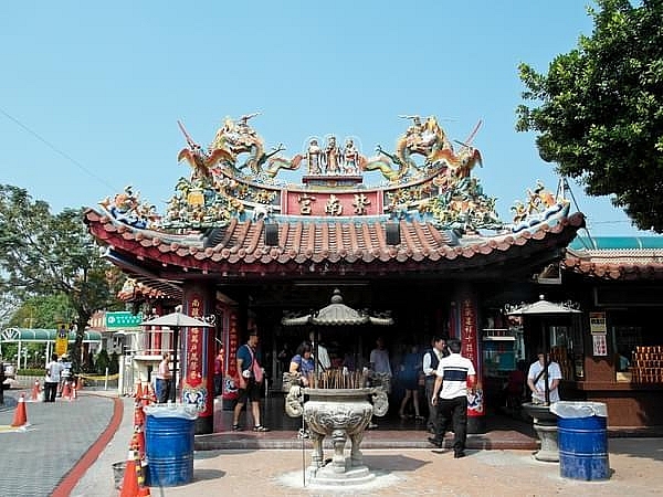 Ngôi chùa "hào phóng" nhất thế giới tại Đài Loan, người dân túng thiếu có thể đến vay tiền ngoi chua hao phong nhat the gioi tai dai loan nguoi dan tung thieu co the den vay tien