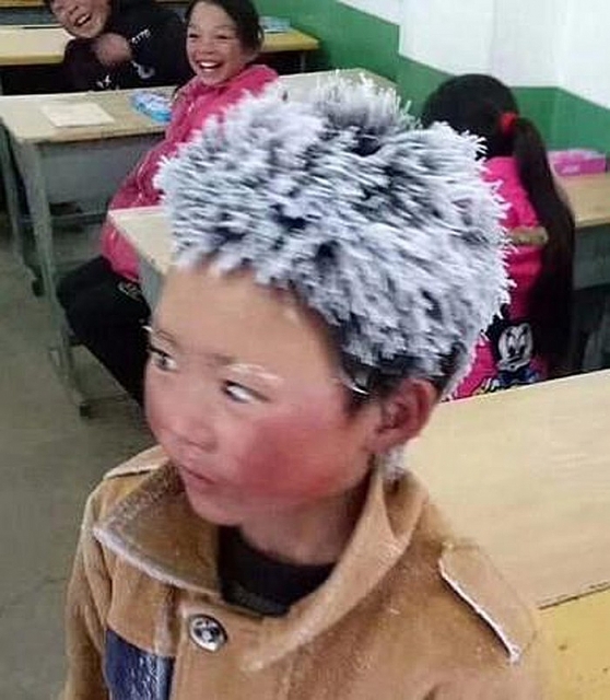 Cậu bé bán rong người Campuchia nói 16 thứ tiếng và câu chuyện đổi đời nhờ mạng xã hội cau be ban rong nguoi campuchia noi 16 thu tieng va cau chuyen doi doi nho mang xa hoi