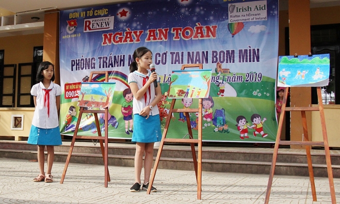 RENEW truyền thông giúp người dân Quảng Ngãi tránh bom mìn renew truyen thong giup nguoi dan quang ngai tranh bom min