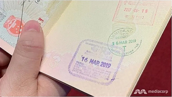 Từ 22/4, khách quốc tế rời Singapore không phải xin dấu xuất cảnh tu 224 khach quoc te roi singapore khong phai xin dau xuat canh
