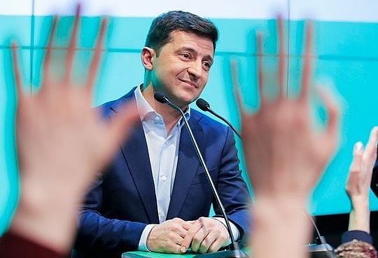 Tân Tổng thống Ukraine muốn đối thoại để cùng tồn tại với Nga tan tong thong ukraine san sang mo lai quan he voi nga