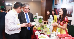 viet nam dat nuoc huu duyen voi nhung chuyen tham cua hai vi nhat hoang