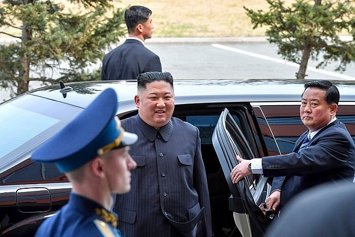 Hãng Mercedes không biết ông Kim Jong Un mua 2 siêu xe ở đâu hang mercedes khong biet ong kim jong un mua 2 sieu xe o dau