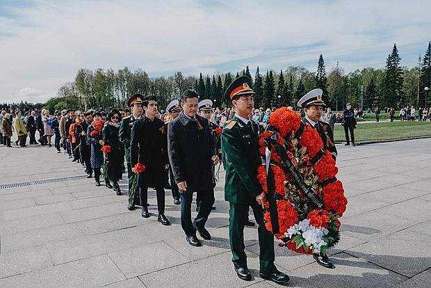 Cộng đồng Việt Nam tại Saint-Petersburg (Nga) tri ân các anh hùng chống phát xít cong dong viet nam tai saint petersburg nga tri an cac anh hung chong phat xit
