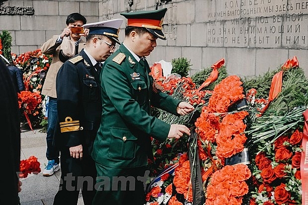 Cộng đồng Việt Nam tại Saint-Petersburg (Nga) tri ân các anh hùng chống phát xít cong dong viet nam tai saint petersburg nga tri an cac anh hung chong phat xit