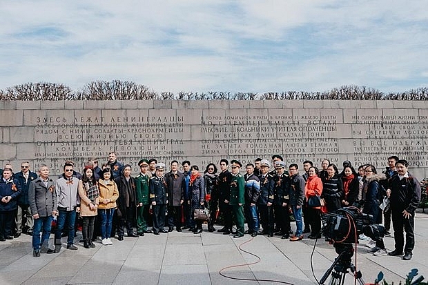 Cộng đồng Việt Nam tại Saint-Petersburg (Nga) tri ân các anh hùng chống phát xít cong dong viet nam tai saint petersburg nga tri an cac anh hung chong phat xit