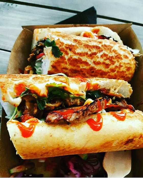 Cô gái Anh mở tiệm bánh mì Việt trên xe buýt hai tầng co gai anh mo tiem banh mi viet tren xe buyt hai tang