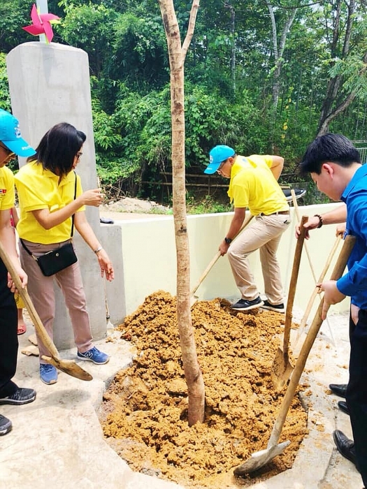 Đại sứ quán Thái Lan cải tạo trường mẫu giáo vùng cao Hòa Bình dai su quan thai lan tham gia cai tao truong mau giao vung cao hoa binh