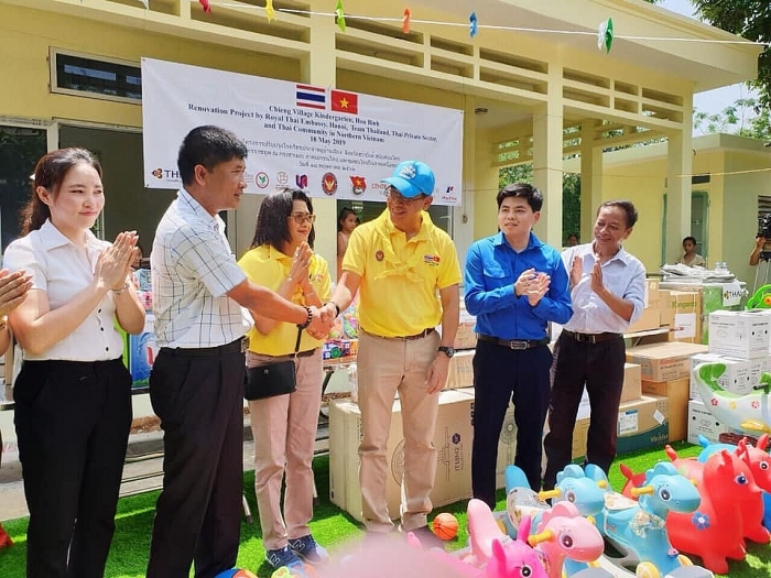 Đại sứ quán Thái Lan cải tạo trường mẫu giáo vùng cao Hòa Bình dai su quan thai lan tham gia cai tao truong mau giao vung cao hoa binh