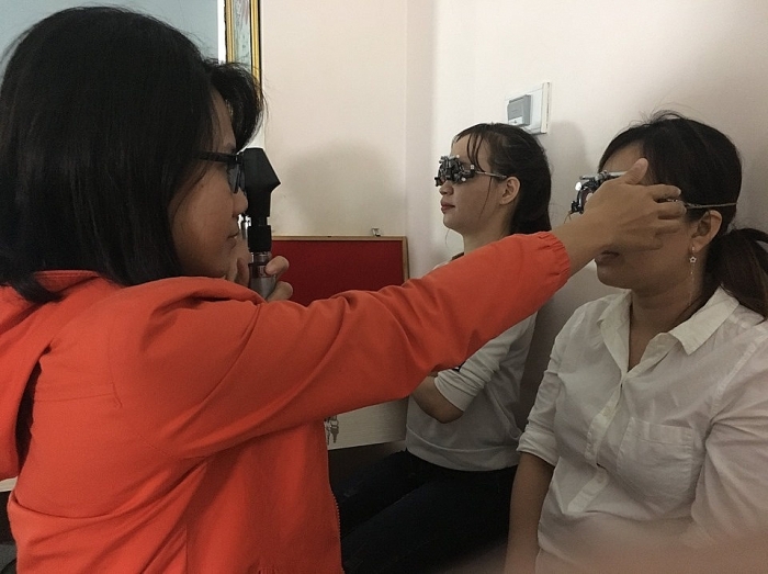 HKI đưa chương trình chăm sóc mắt học đường đến Trà Vinh hki dua chuong trinh cham soc mat hoc duong den tra vinh