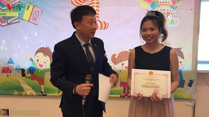 Lớp học tiếng Việt mang tên "Quê hương" tại Ekaterinburg, LB Nga tong ket lop hoc tieng viet tai ekaterinburg lb nga