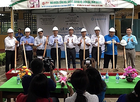 Tổ chức SCC cải tạo trường học tạm bợ tại xã nghèo Hậu Giang to chuc scc cai tao truong hoc tam bo tai xa ngheo hau giang