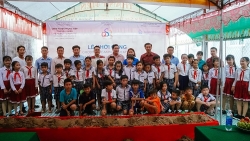 dai su cac nuoc mung khai giang tai truong trung hoc co so thanh xa phu tho