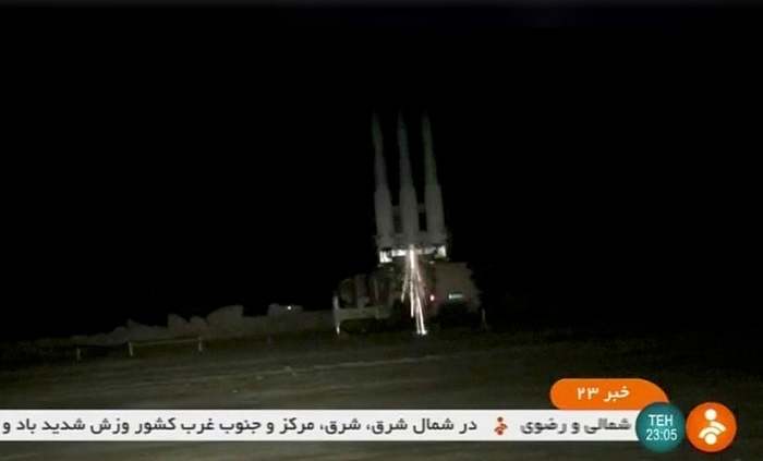 Iran bắn hạ máy bay Mỹ, ông Trump nói "con sâu làm rầu nồi canh" iran ban ha may bay my ong trump noi con sau lam rau noi canh