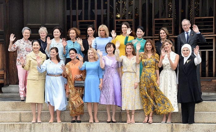 Hội nghị G20: Phu nhân, phu quân các lãnh đạo thăm quan chùa ở cố đô Kyoto hoi nghi g20 phu nhan phu quan cac lanh dao tham quan chua o co do kyoto