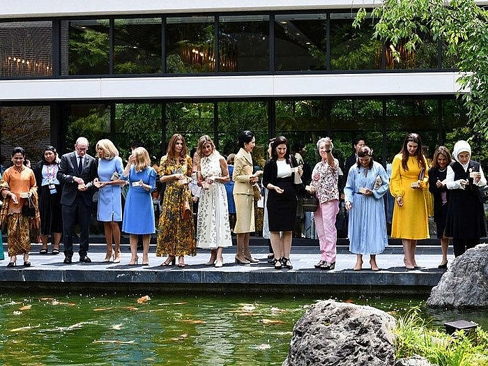 Hội nghị G20: Phu nhân, phu quân các lãnh đạo thăm quan chùa ở cố đô Kyoto hoi nghi g20 phu nhan phu quan cac lanh dao tham quan chua o co do kyoto