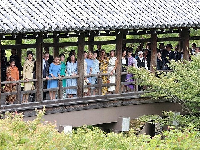 Hội nghị G20: Phu nhân, phu quân các lãnh đạo thăm quan chùa ở cố đô Kyoto hoi nghi g20 phu nhan phu quan cac lanh dao tham quan chua o co do kyoto