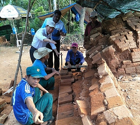 Chuyên gia Nga, Ấn Độ hồi sinh nhóm tháp K và H ở Di sản Mỹ Sơn chuyen gia nga an do ho tro trung tu den thap o di san my son