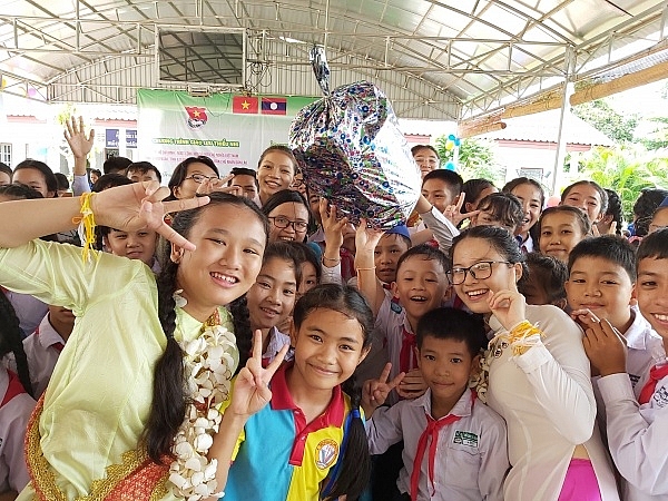 thang 6 y nghia voi chuyen di tinh nguyen tai lao cua thanh nien tphcm