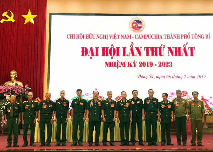 Ông Phùng Quang Cơ là Chủ tịch Chi Hội hữu nghị Việt Nam-Campuchia TP Uông Bí ong phung quang co la chu tich chi hoi huu nghi viet nam campuchia thanh pho uong bi